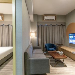 Deluxe  Suite Mainland Chinese Citizens